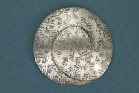 handgefertigter Anstecker Neusilber rund, mit Spirale rund